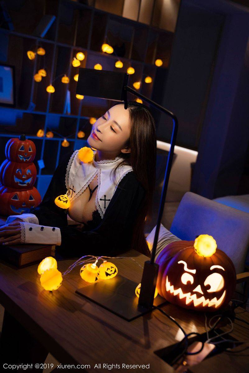 秀人网美女模特周井空波涛胸涌惹火迷人制服诱惑首套写真-3