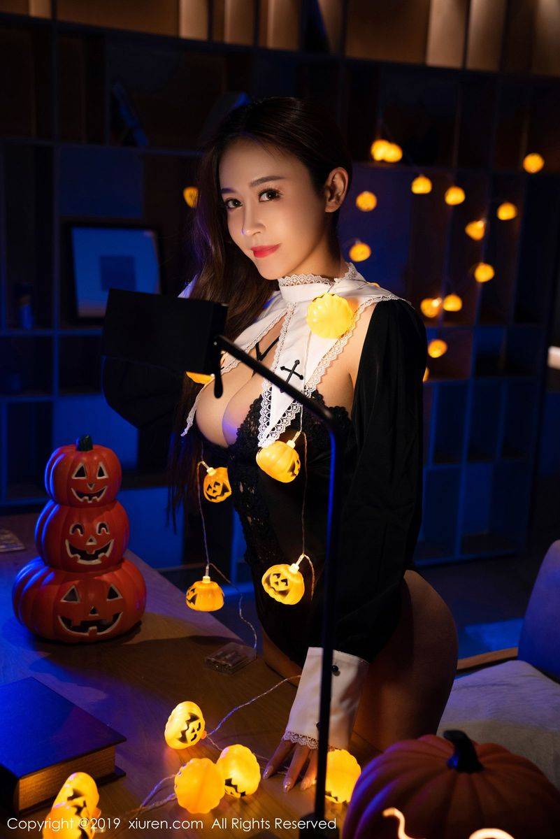 秀人网美女模特周井空波涛胸涌惹火迷人制服诱惑首套写真-6