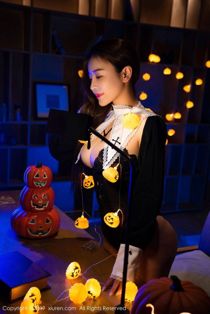 秀人网美女模特周井空波涛胸涌惹火迷人制服诱惑首套写真-7