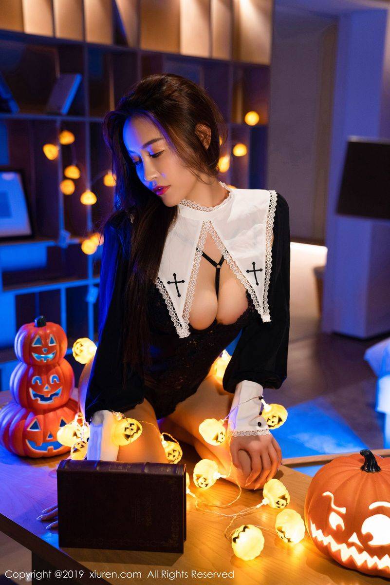 秀人网美女模特周井空波涛胸涌惹火迷人制服诱惑首套写真-11