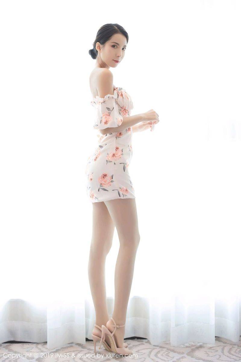 爱蜜社性感女神陈良玲Carry丝袜美腿内衣诱惑气质撩人写真-13