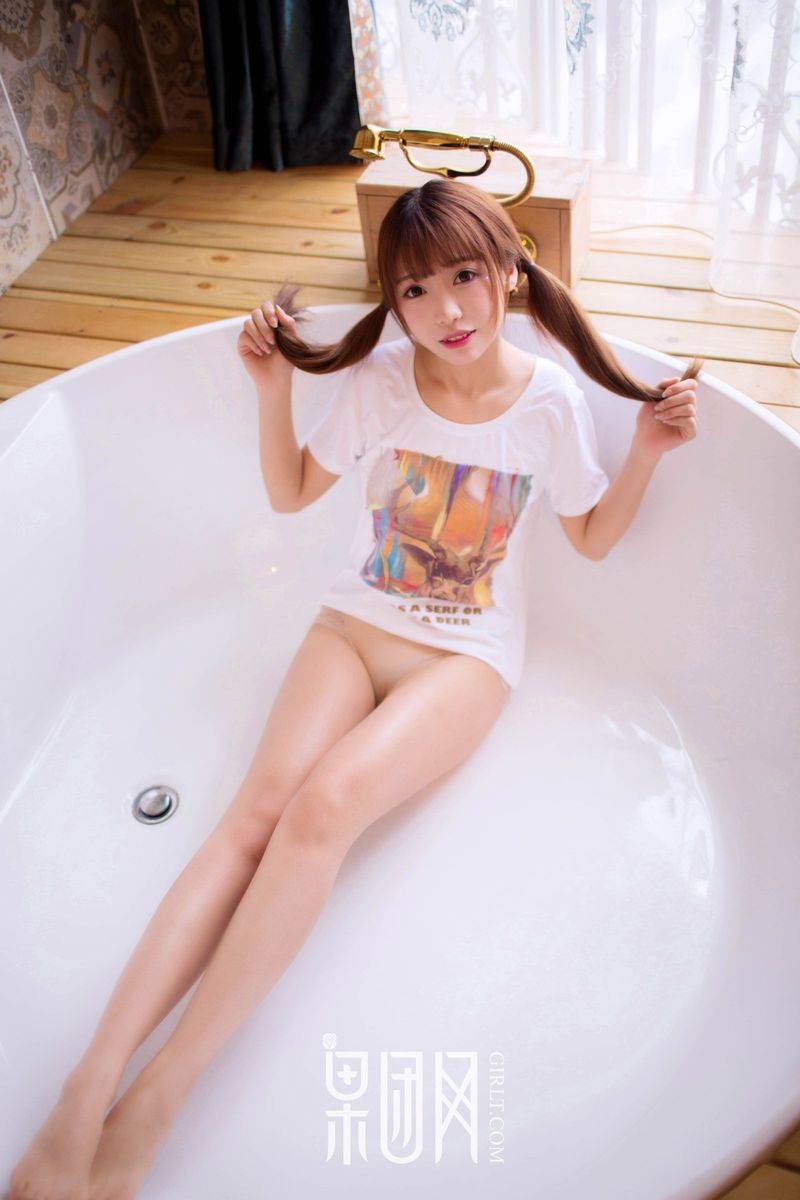 果团网少女萝莉水花花不是水哗哗双马尾全裸真空私房写真-17