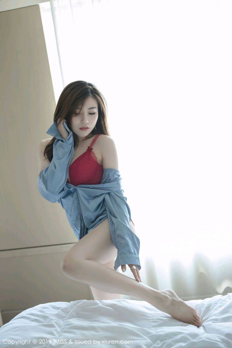 爱蜜社性感女神许诺Sabrina销魂美腿袜控福利足量美感写真-39