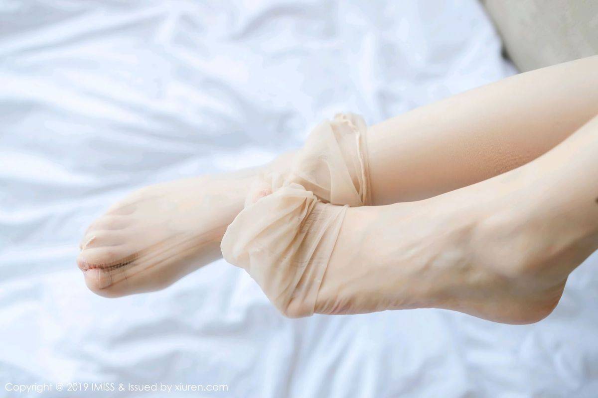 爱蜜社美女模特Barbie可儿肉色丝袜美腿透视连体小内衣写真-46