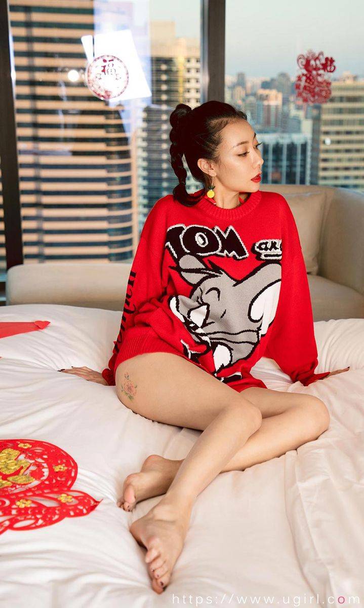 尤果网美女模特果儿Victoria内衣诱惑祝你新年快乐美图-8