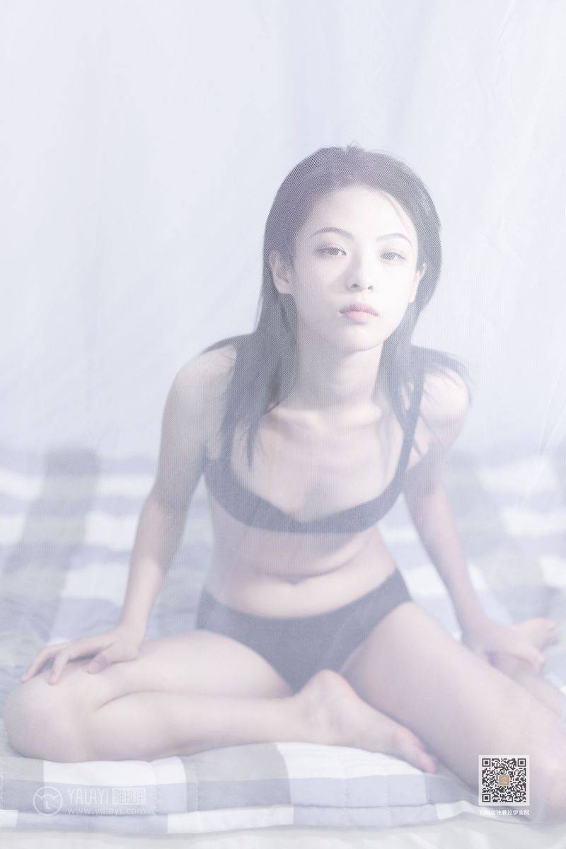 YALAYI雅拉伊美女模特含嫣修长美腿内衣诱惑室内私房写真-6