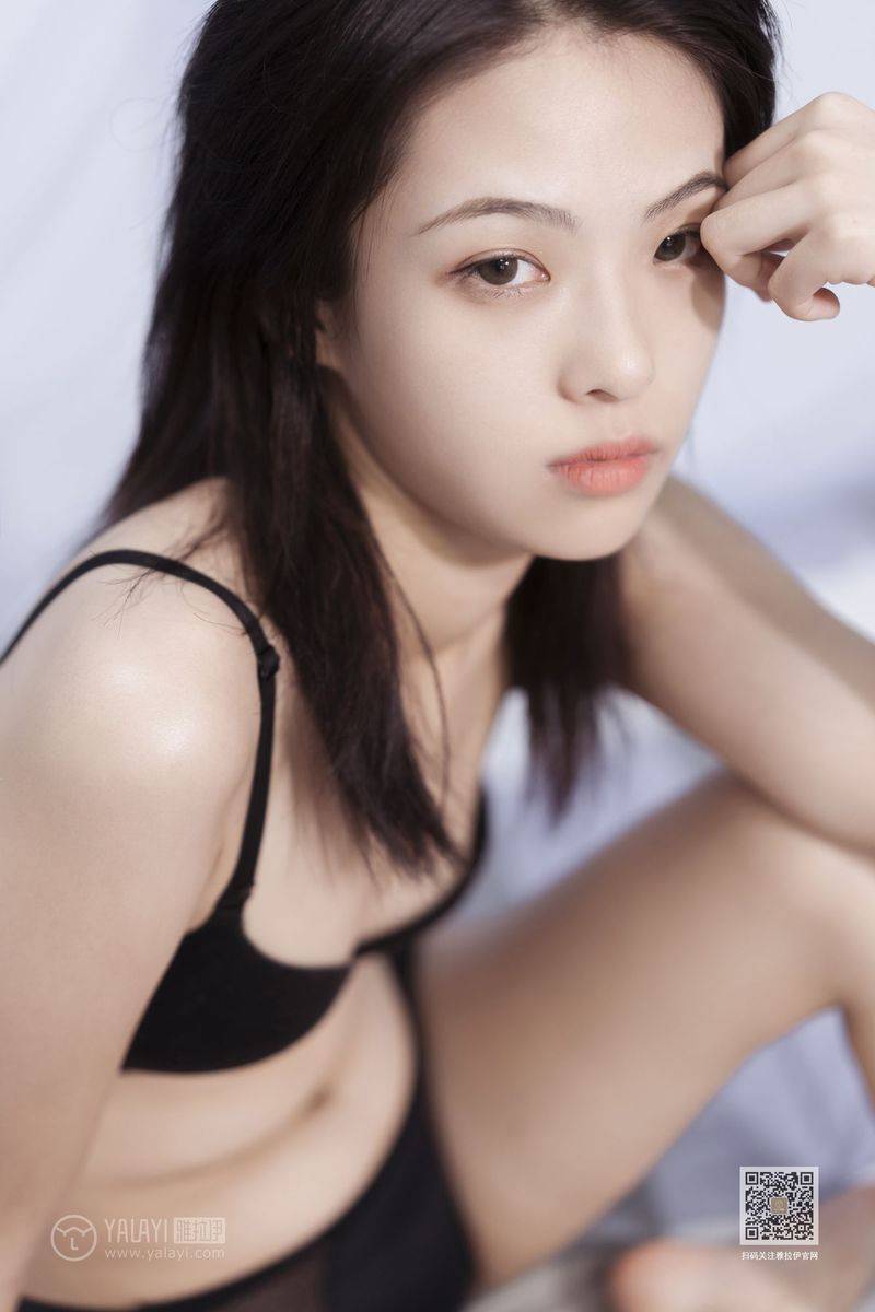 YALAYI雅拉伊美女模特含嫣修长美腿内衣诱惑室内私房写真-4