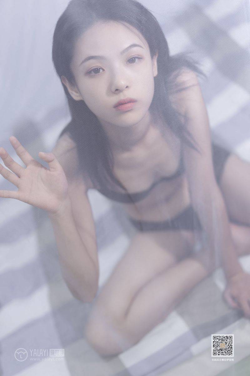 YALAYI雅拉伊美女模特含嫣修长美腿内衣诱惑室内私房写真-9