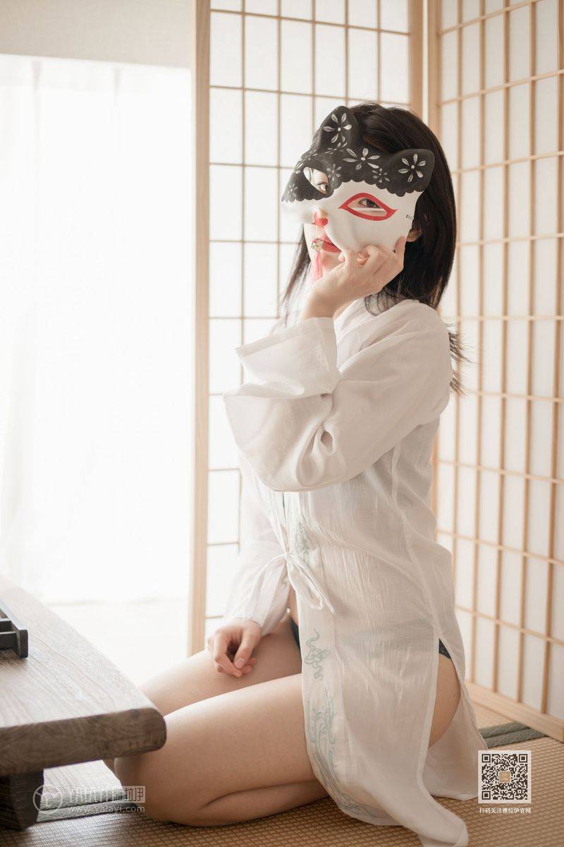 YALAYI雅拉伊美女模特含嫣和风猫女面具内衣诱惑动人写真