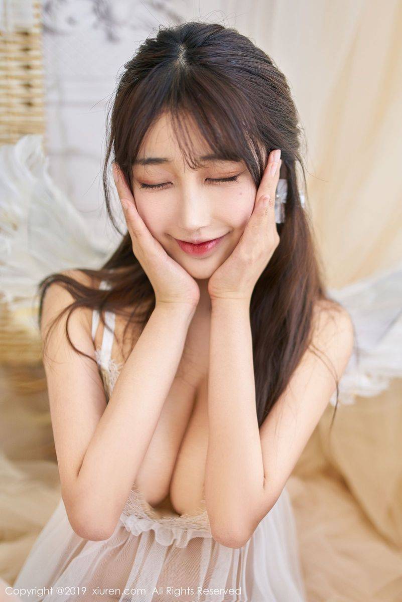 秀人网性感女神Betty林子欣薄纱内衣装扮唯美视觉魅惑写真-24