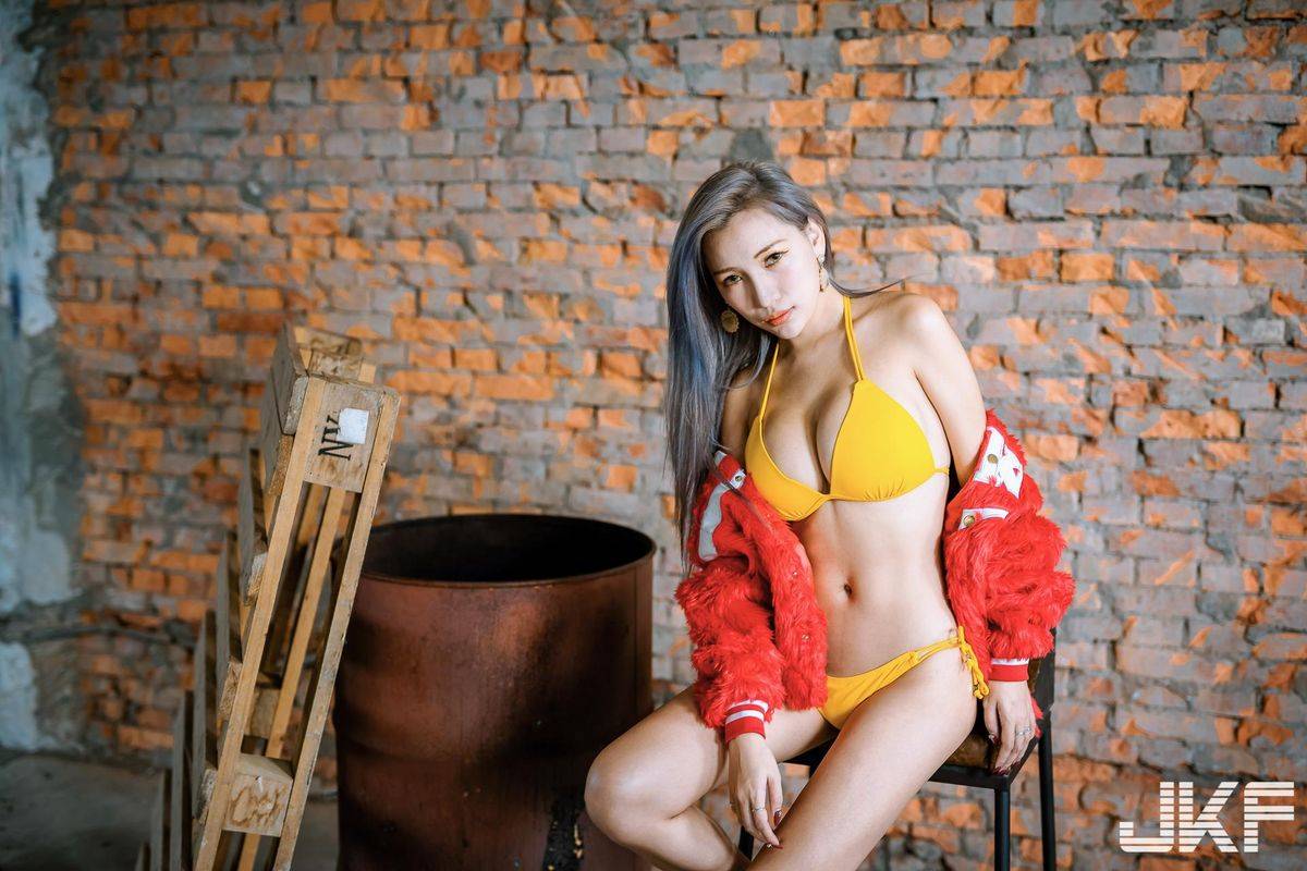 JKF美女模特韵韵34G丰满傲人姣好身段香艳比基尼性感写真-35