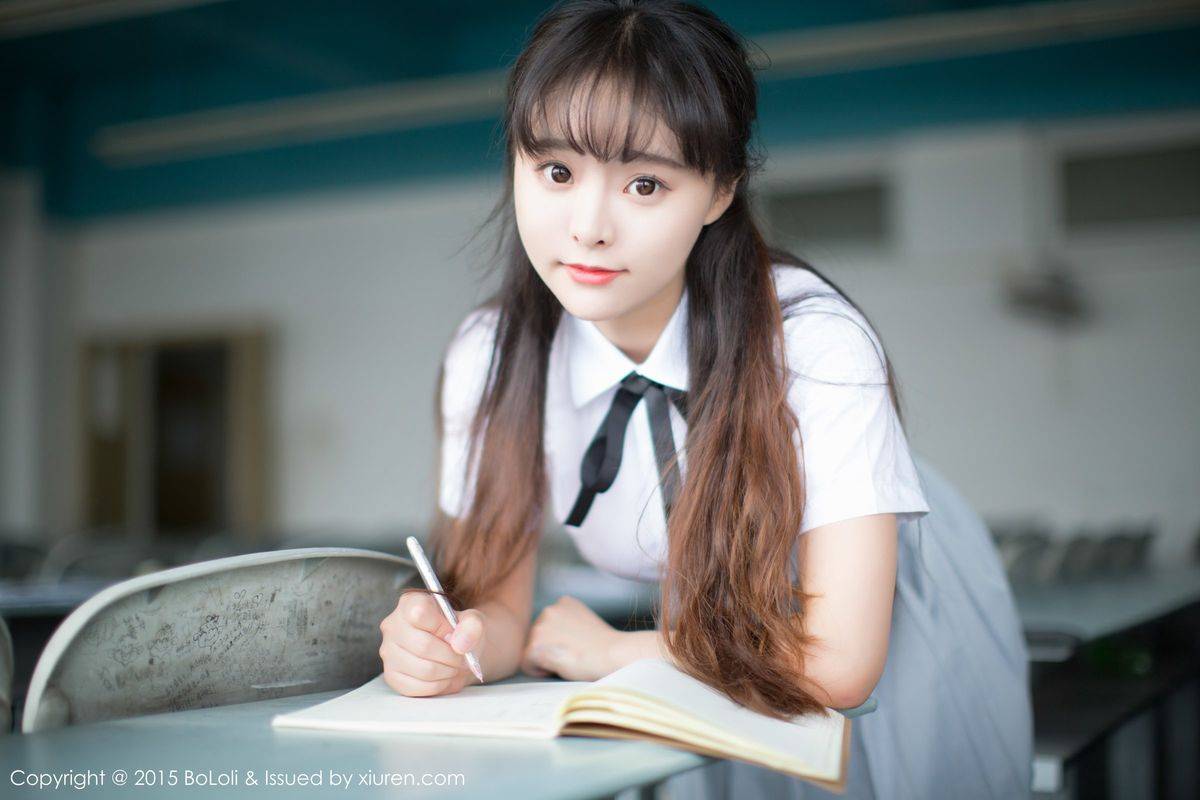 波萝社美少女模特柳侑绮多套装饰波涛汹涌巨乳诱惑私房图-55