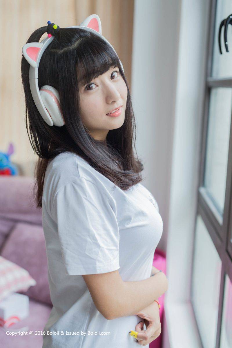 Kimoe激萌文化清纯美少女周闻喵耳机牛仔热裤邻家养眼写真-8