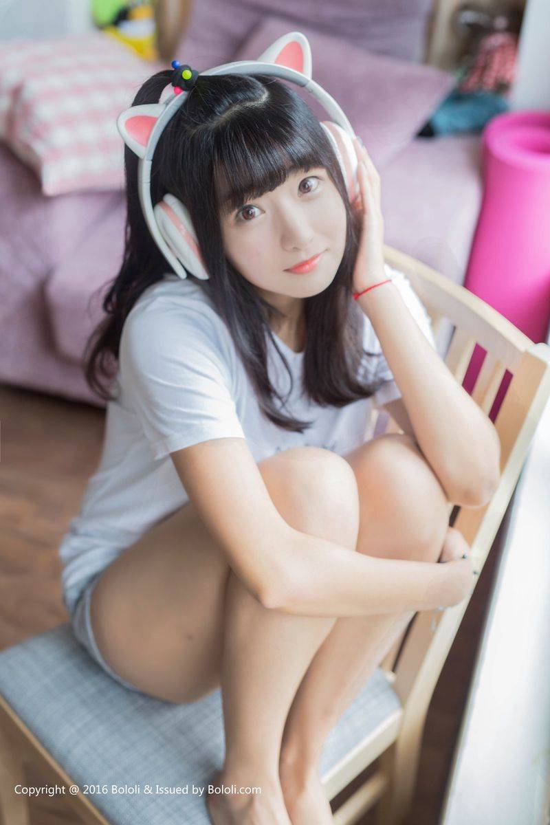 Kimoe激萌文化清纯美少女周闻喵耳机牛仔热裤邻家养眼写真-12