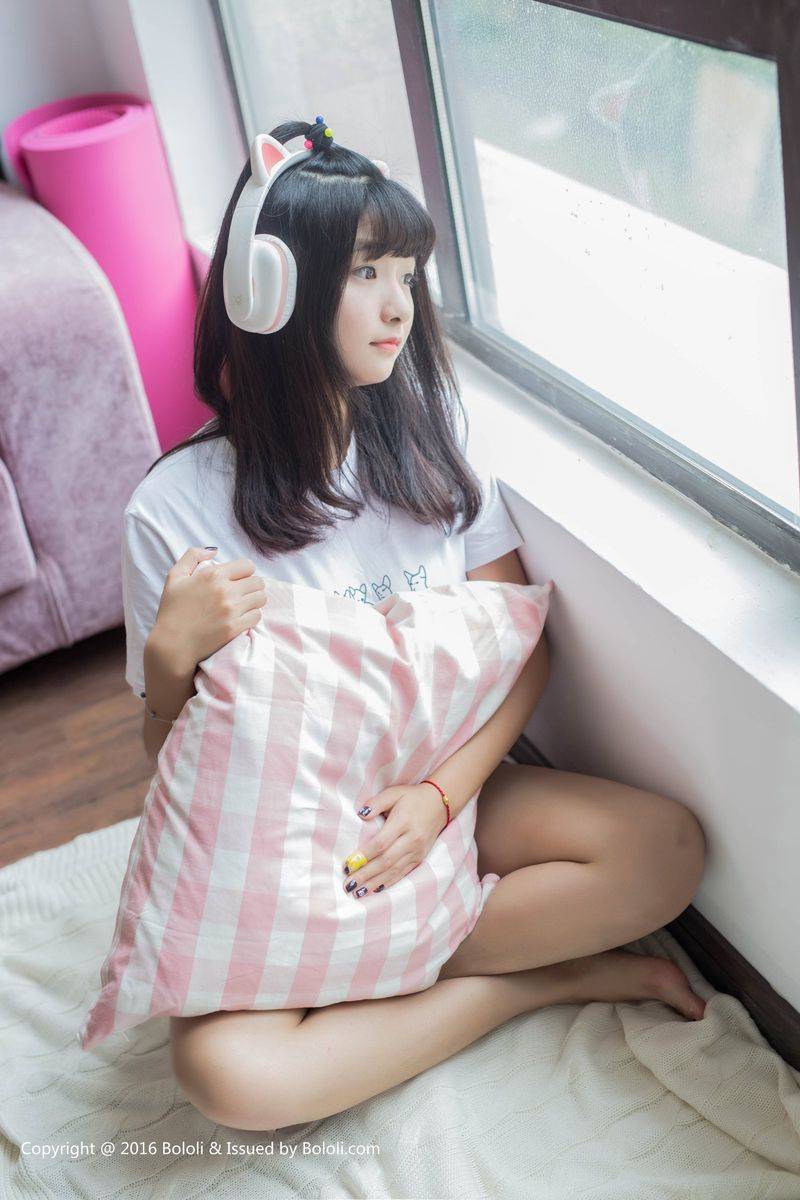 Kimoe激萌文化清纯美少女周闻喵耳机牛仔热裤邻家养眼写真-39