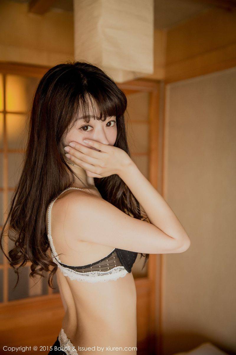 波萝社文艺女青年Suki朱忆音清纯面相内衣诱惑私房写真-40