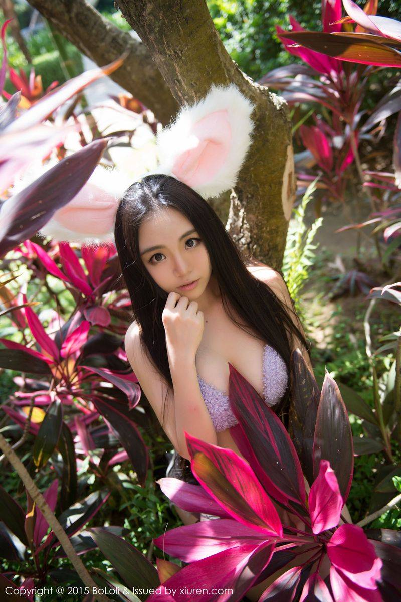 波萝社性感萌妹子许文婷Regina童颜巨乳热裤长裙三亚旅拍-31