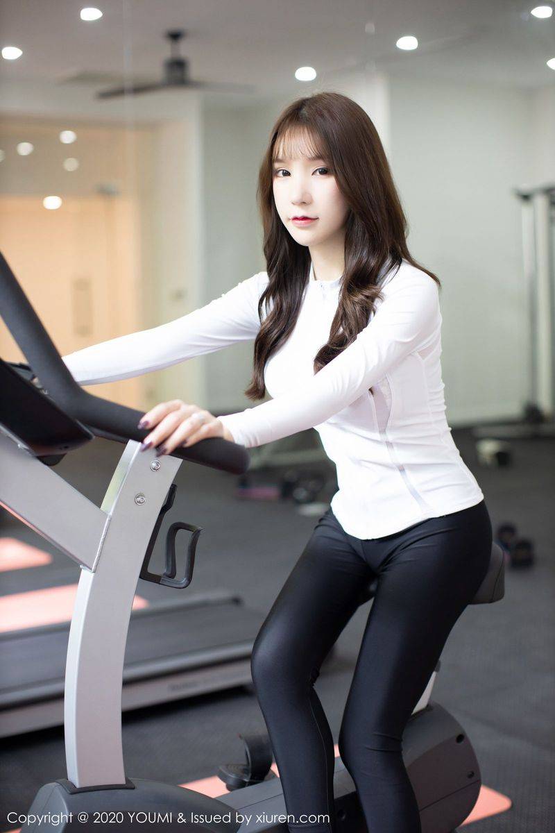 尤蜜荟性感女神周于希Sandy健身房诱人身材主题普吉岛旅拍-3