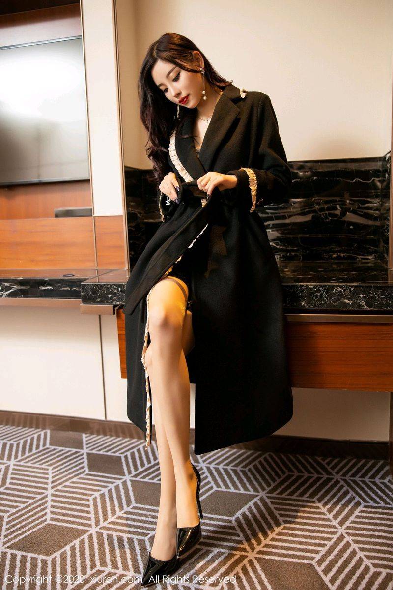 秀人网性感女神杨晨晨sugar丝袜美腿极致穿透私房魅惑写真-12