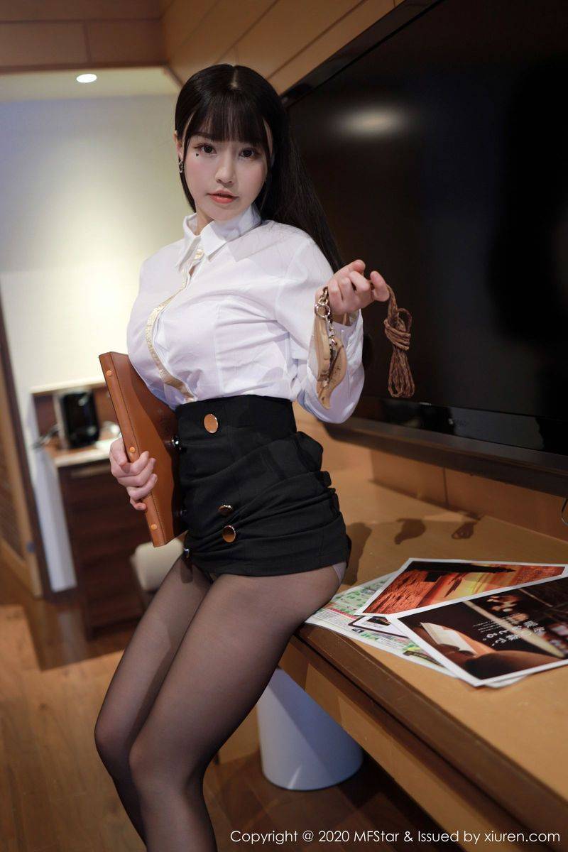 模范学院性感女神Flower朱可儿酒店客房经理日本北海道旅拍-30