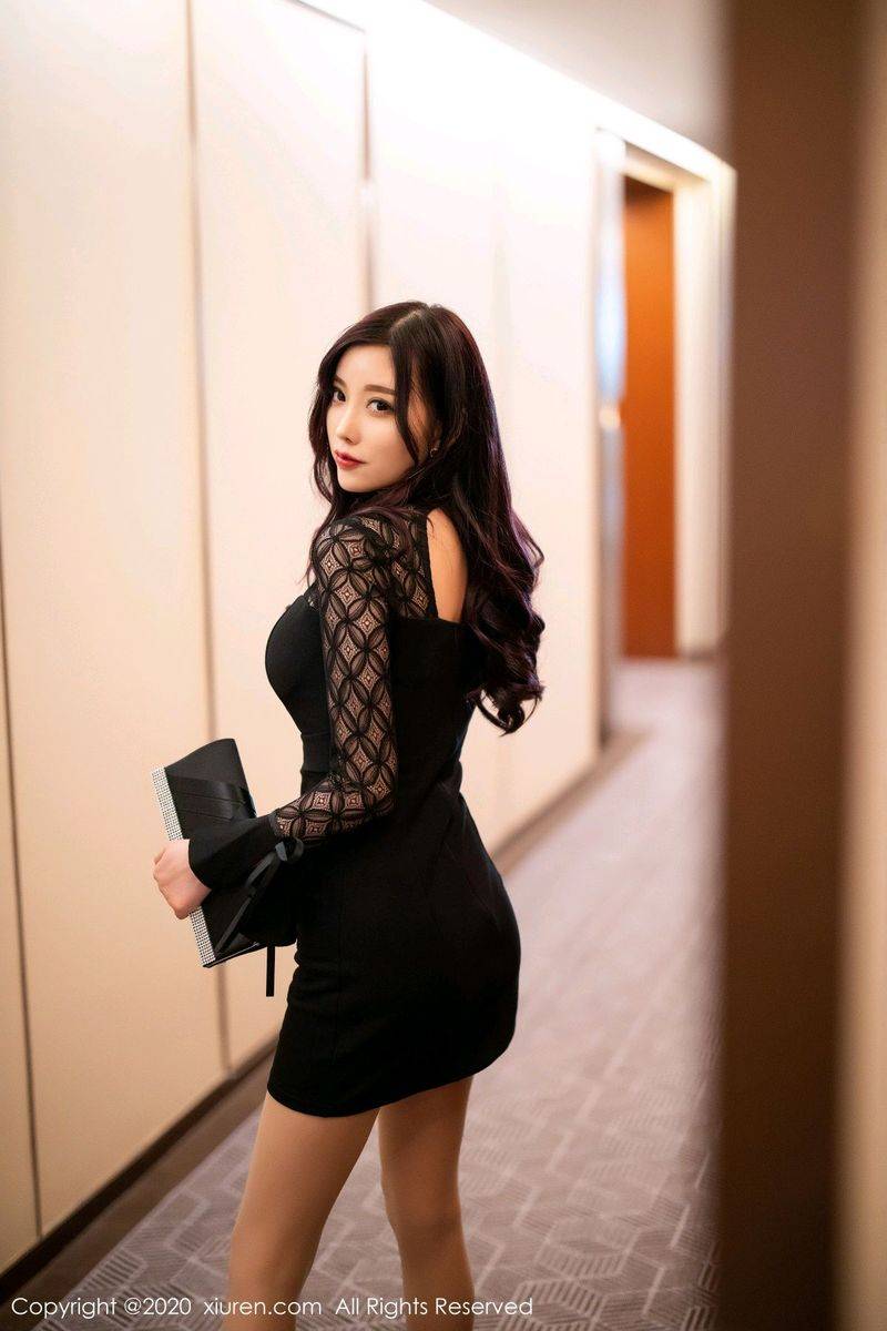 秀人网性感女神杨晨晨sugar丝袜美腿内衣诱惑职场OL套图-9