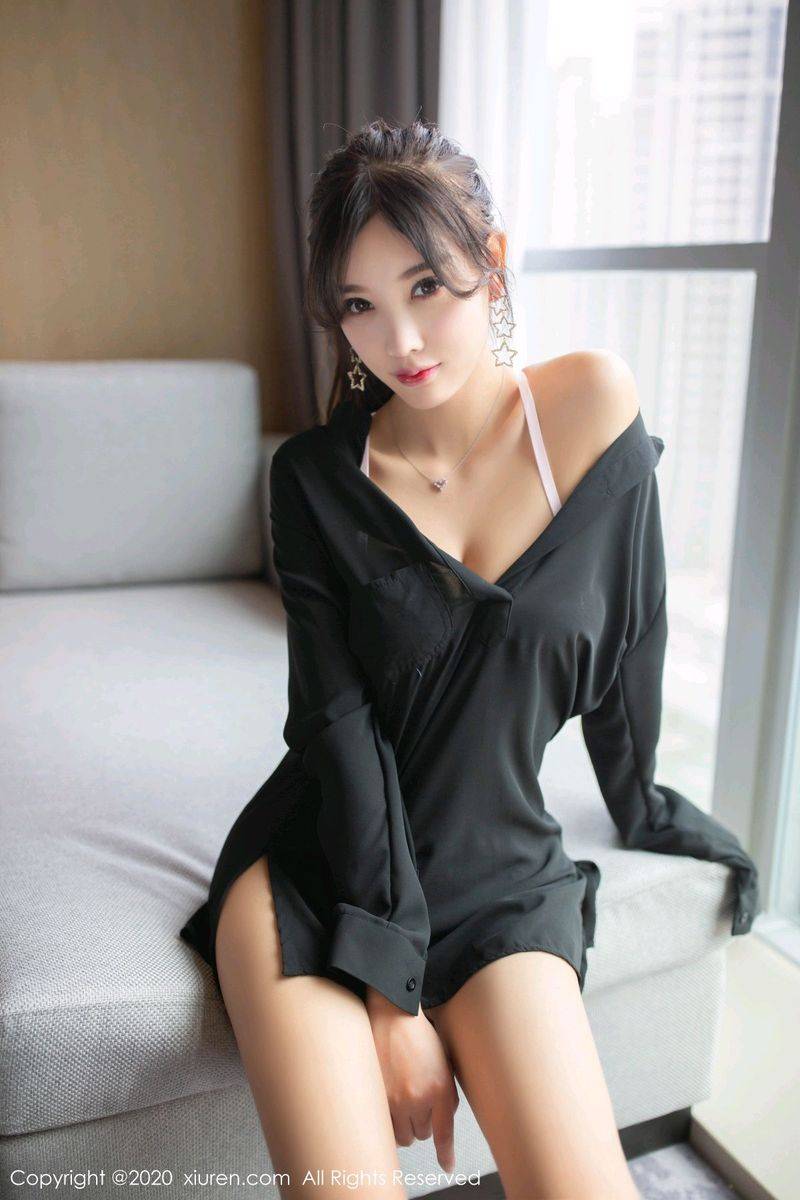 秀人网性感女神杨晨晨sugar黑衬衫内衣诱惑主题居家写真