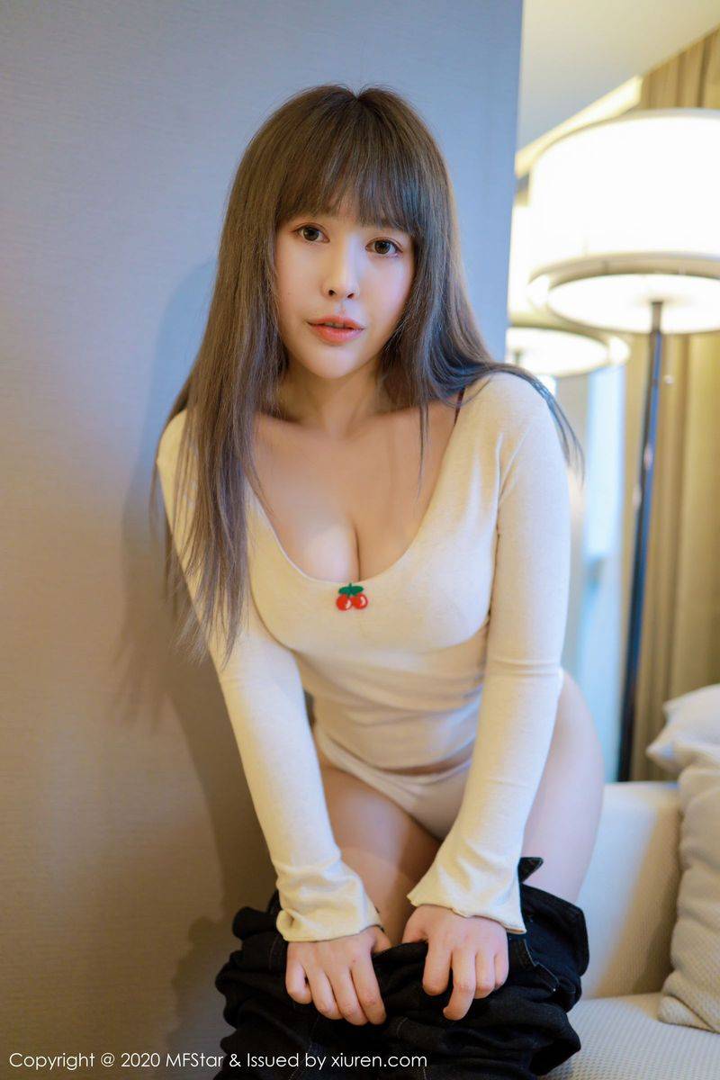 模范学院美女模特艾莉Evelyn美腿翘臀雪白圆润性感私房写真-2