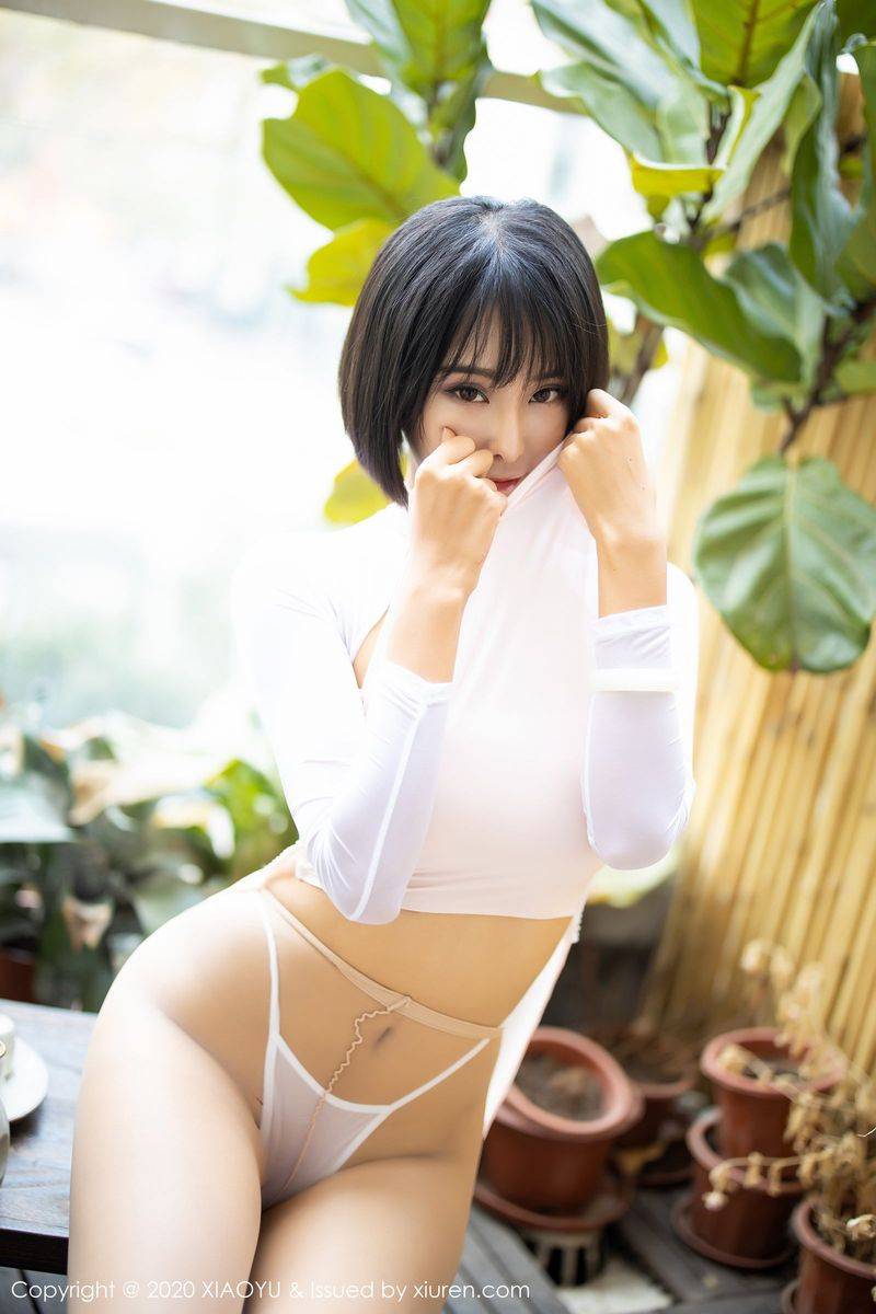 语画界美女模特刘艺蕾胧丝袜内衣与极致美腿视觉魅惑写真-22