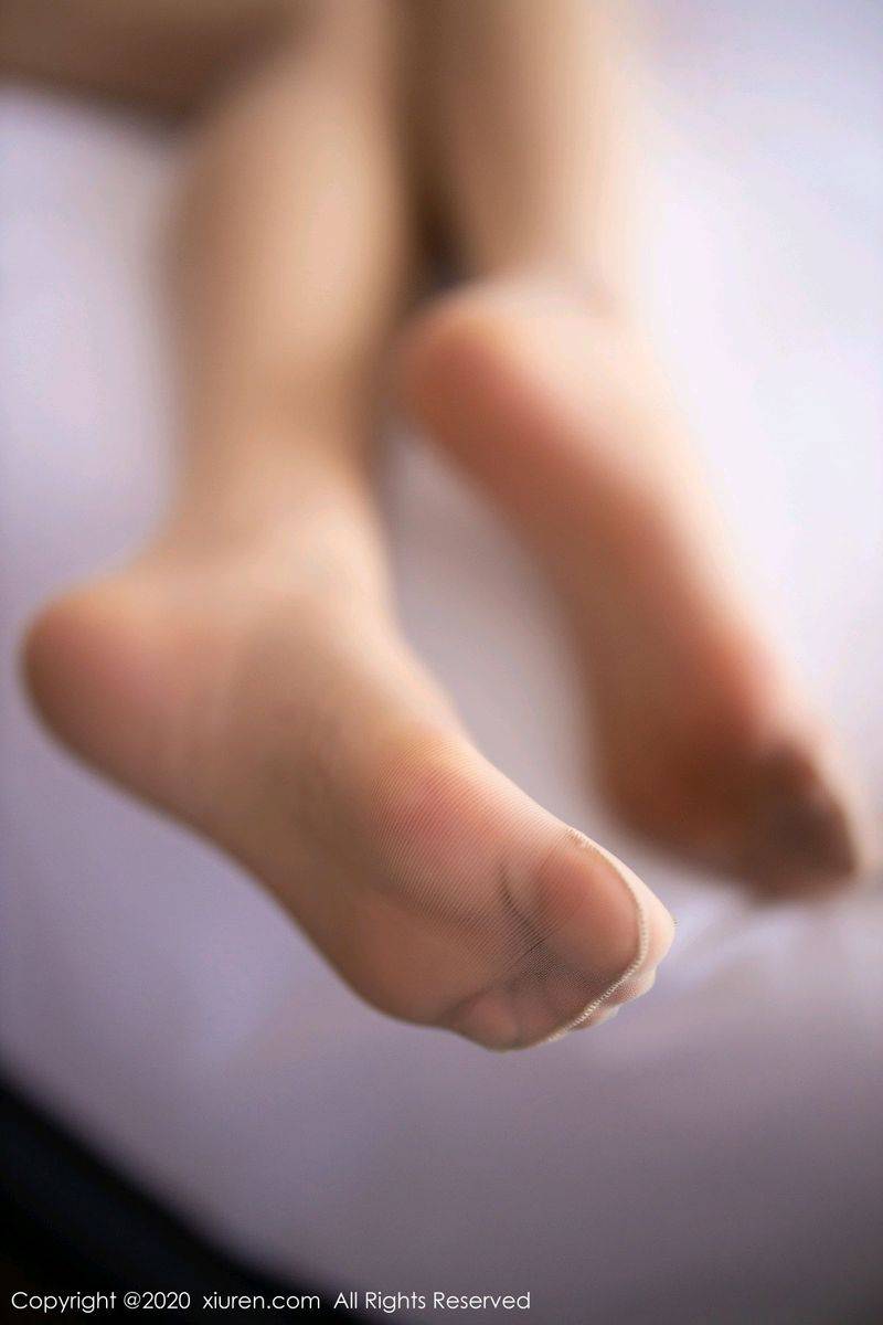 秀人网性感女神杨晨晨sugar典雅吊裙丝袜美腿娇媚风情写真-14