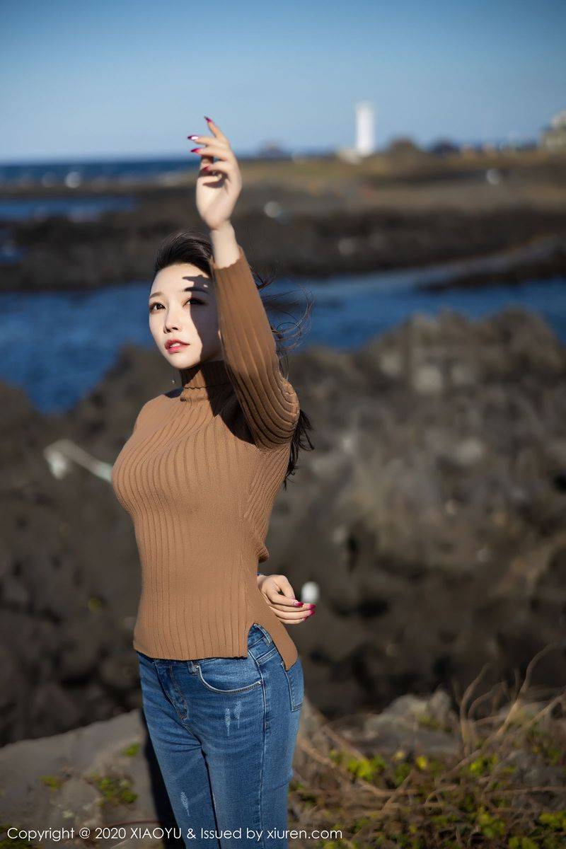 语画界性感女神芝芝Booty古典旗袍丝袜美腿济州岛私房旅拍-75