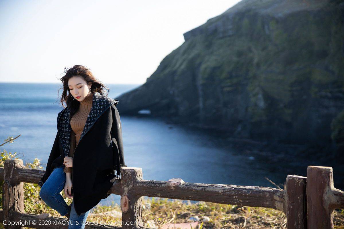 语画界性感女神芝芝Booty古典旗袍丝袜美腿济州岛私房旅拍-76