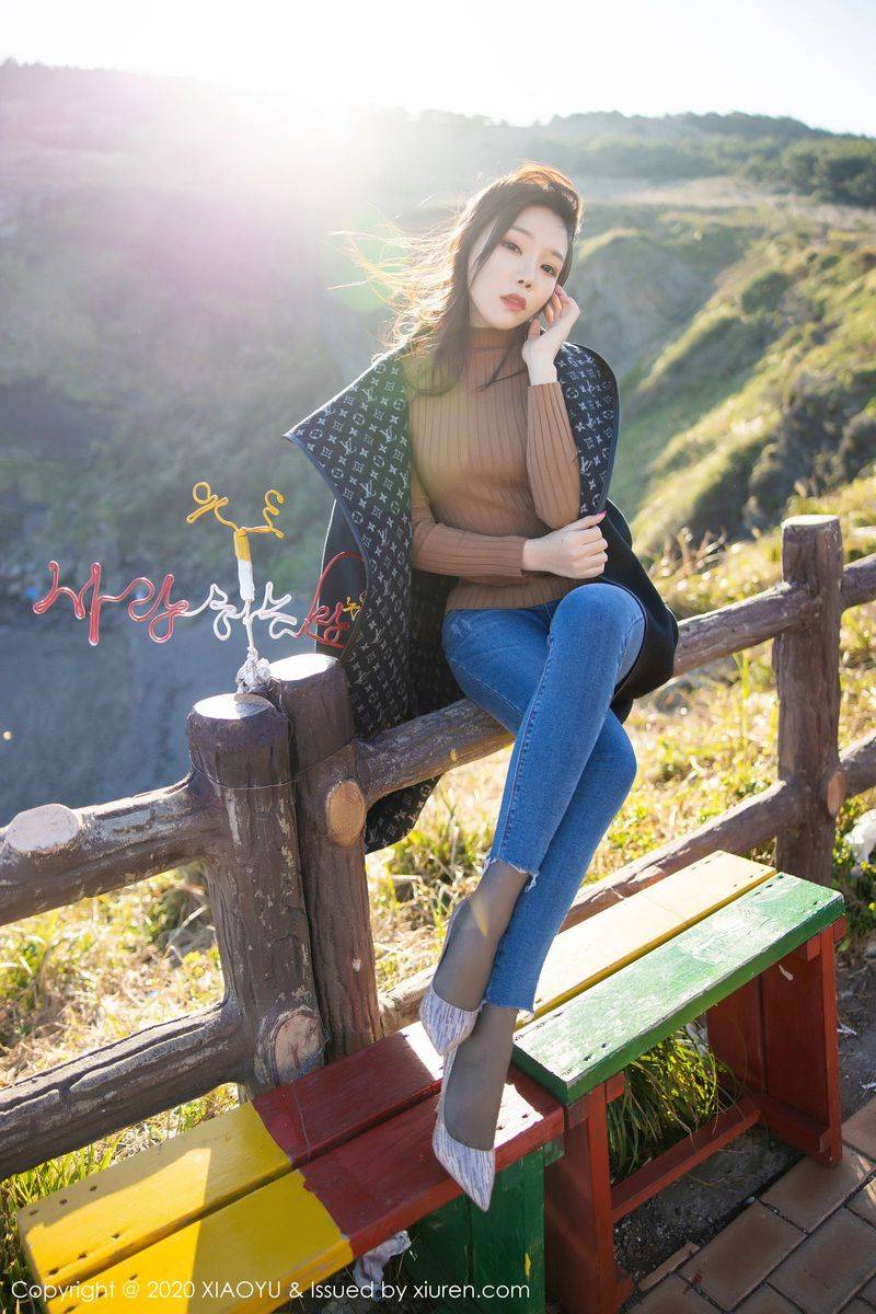 语画界性感女神芝芝Booty古典旗袍丝袜美腿济州岛私房旅拍-81