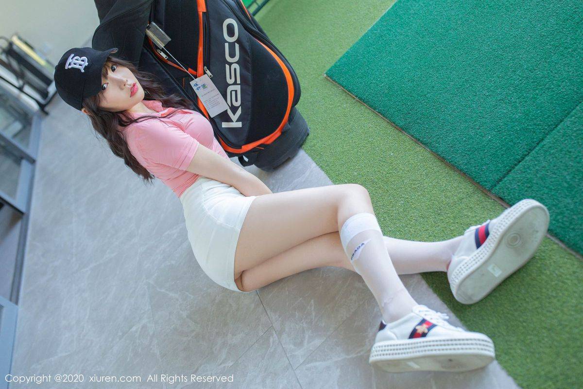 秀人网性感女神芝芝Booty高尔夫运动女郎超短裙装扮主题写真-35