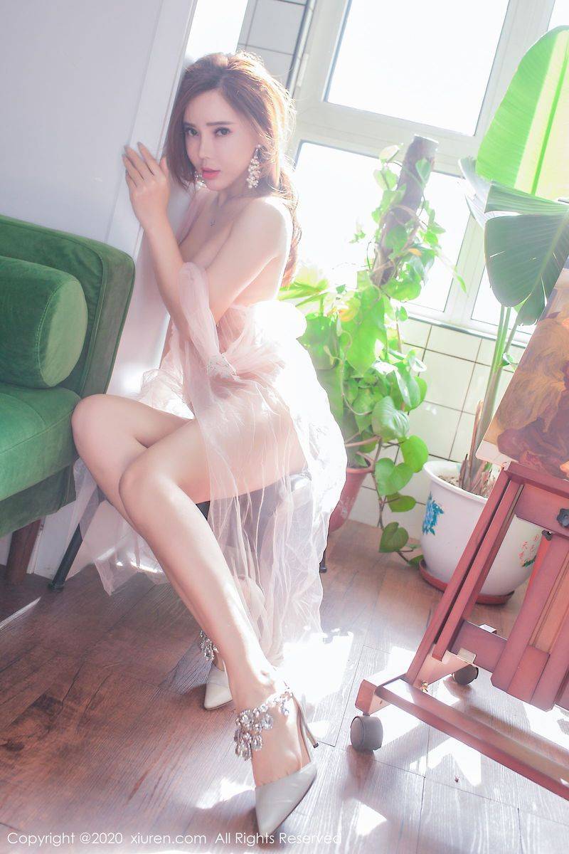 秀人网美女主播艾小青粉红透明纱裙&JK水手制服情趣写真-18