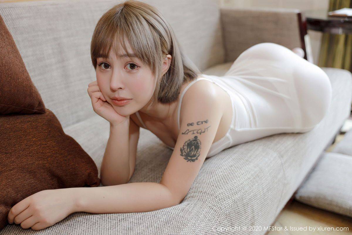 模范学院美女模特Evelyn艾莉白色袜性感内衣系列三亚旅拍-25