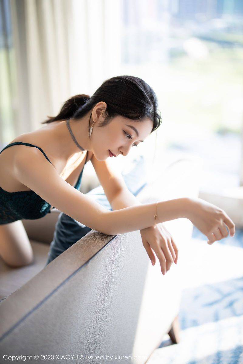 语画界性感女神Angela小热巴黑丝内衣与镂空吊带澳门旅拍-74