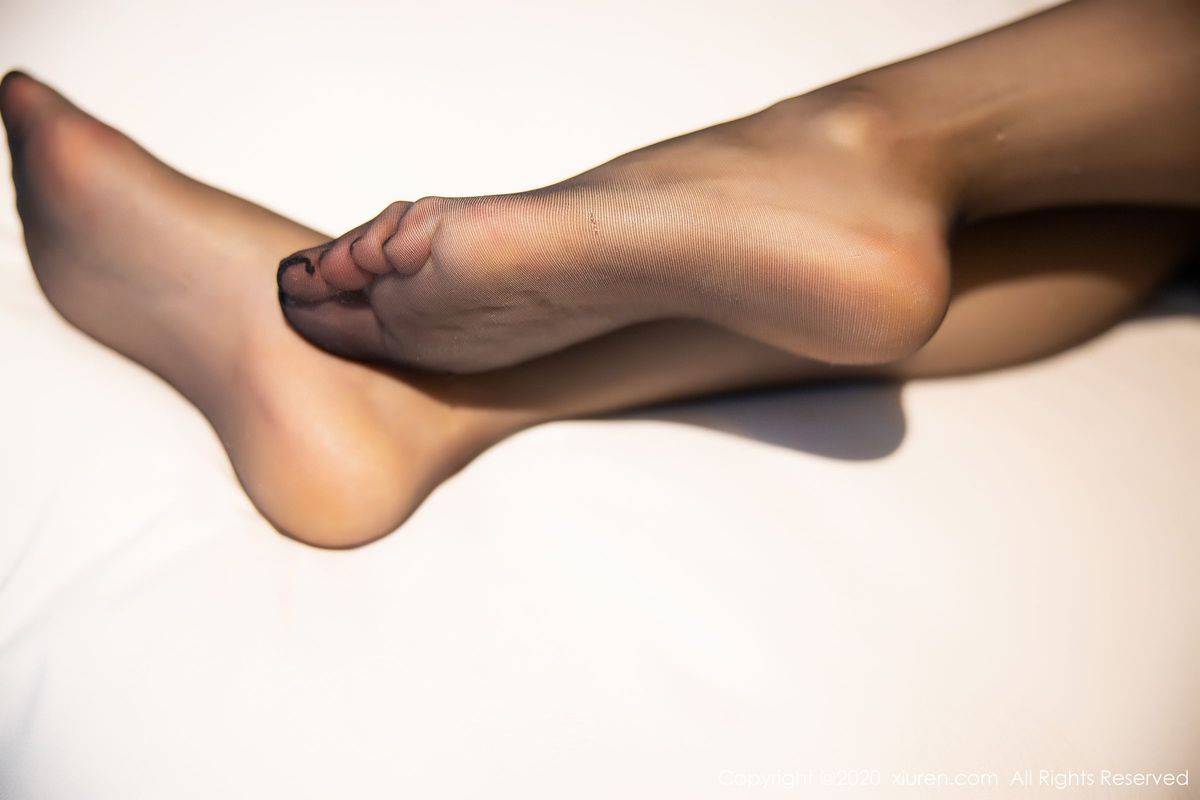 秀人网性感女神梦心玥高挑身材黑丝美腿镂空内衣足量写真-51