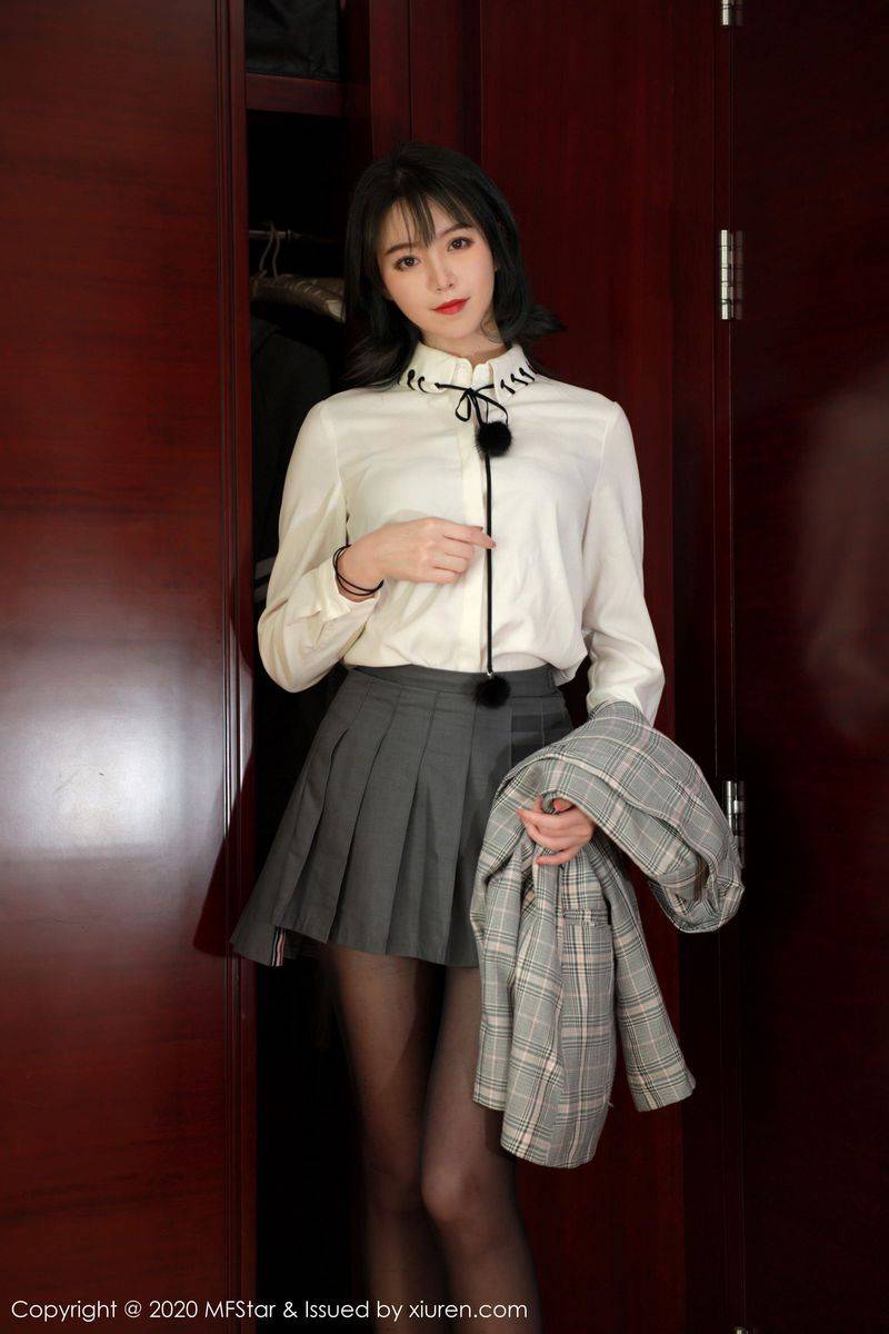 模范学院新人嫩模yoo优优黑丝美腿JK制服诱惑首套性感写真-8