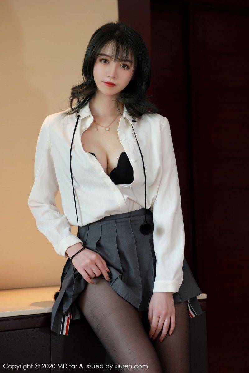 模范学院新人嫩模yoo优优黑丝美腿JK制服诱惑首套性感写真-19