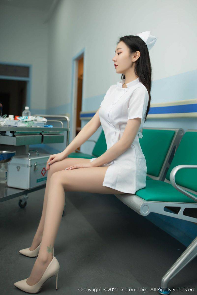 秀人网美女模特安然Maleah丝袜美腿护士制服主题性感写真-6