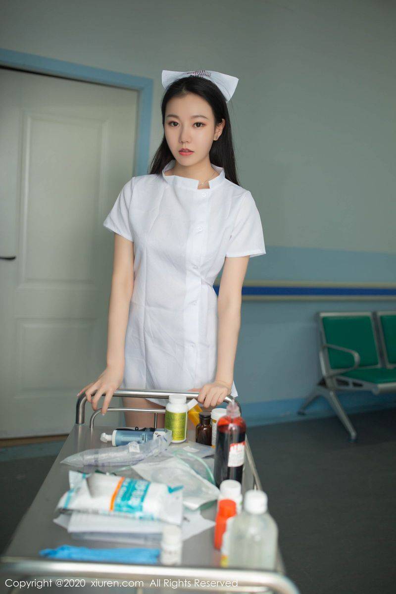 秀人网美女模特安然Maleah丝袜美腿护士制服主题性感写真-14