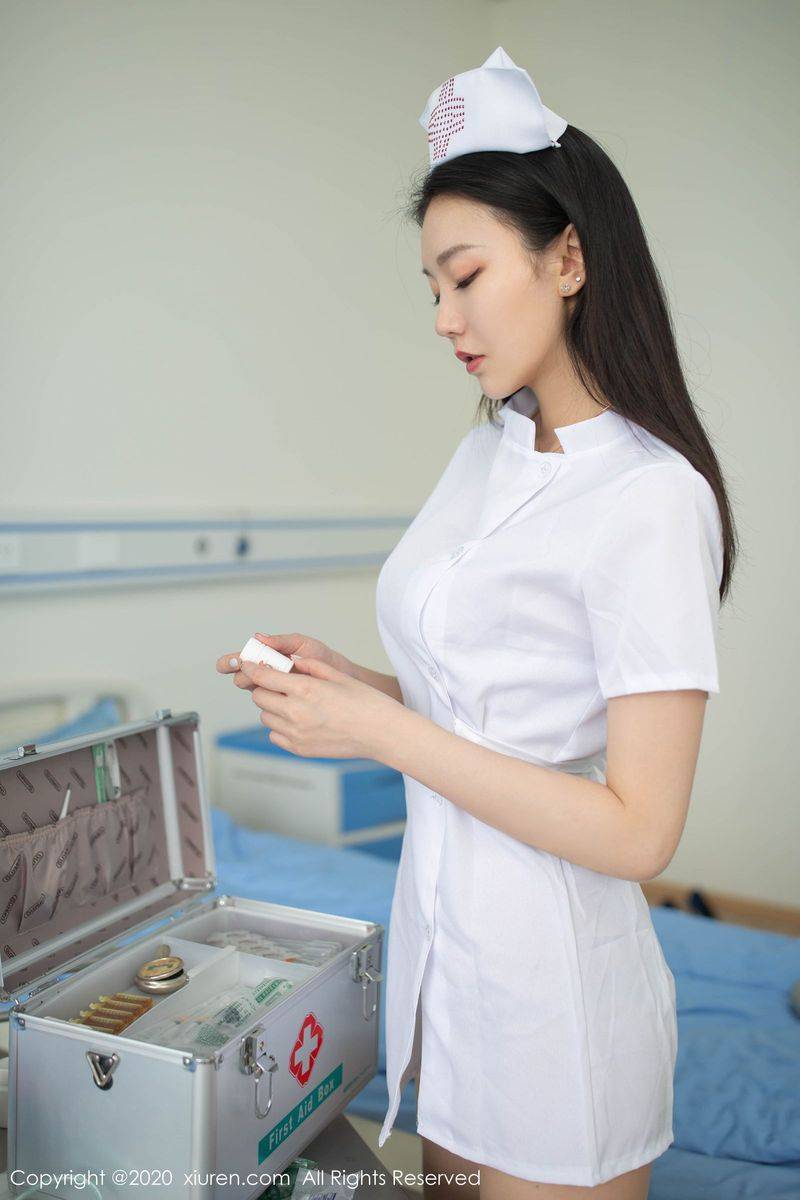 秀人网美女模特安然Maleah丝袜美腿护士制服主题性感写真-20