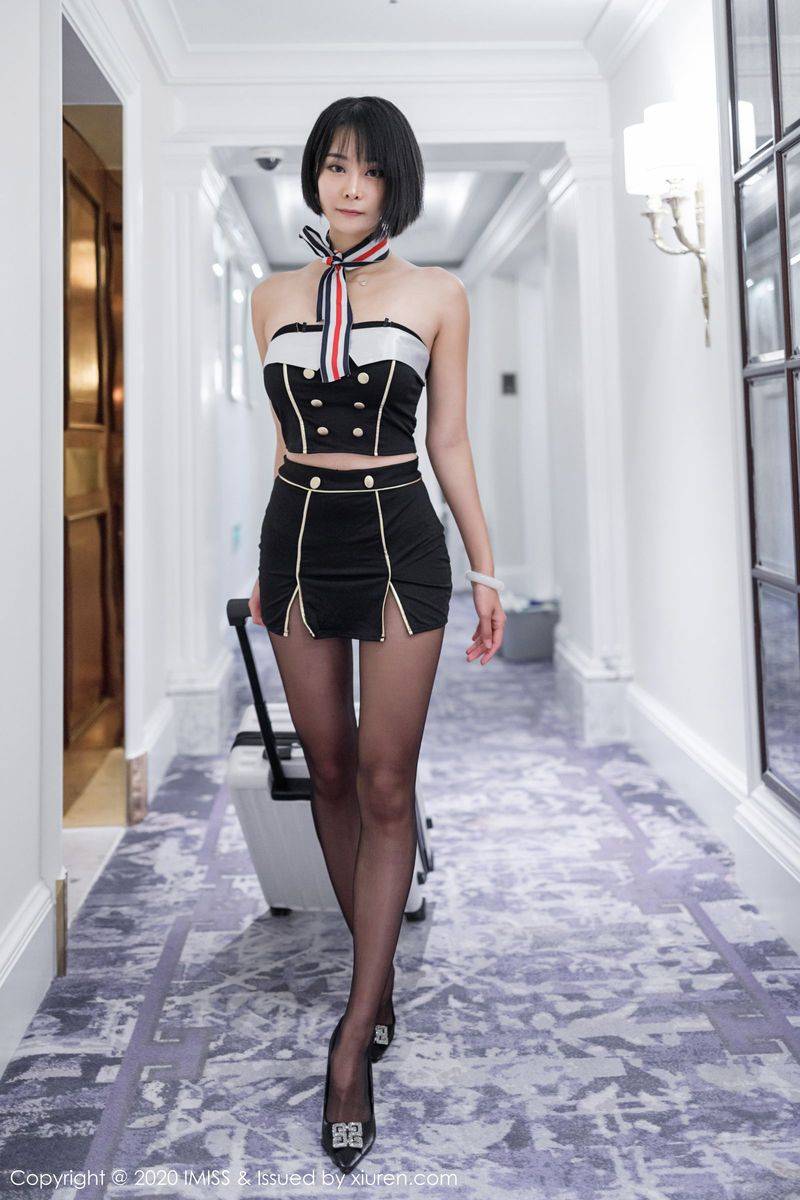 爱蜜社美女模特刘艺蕾空乘制服黑丝美腿白皙性感私房写真-7