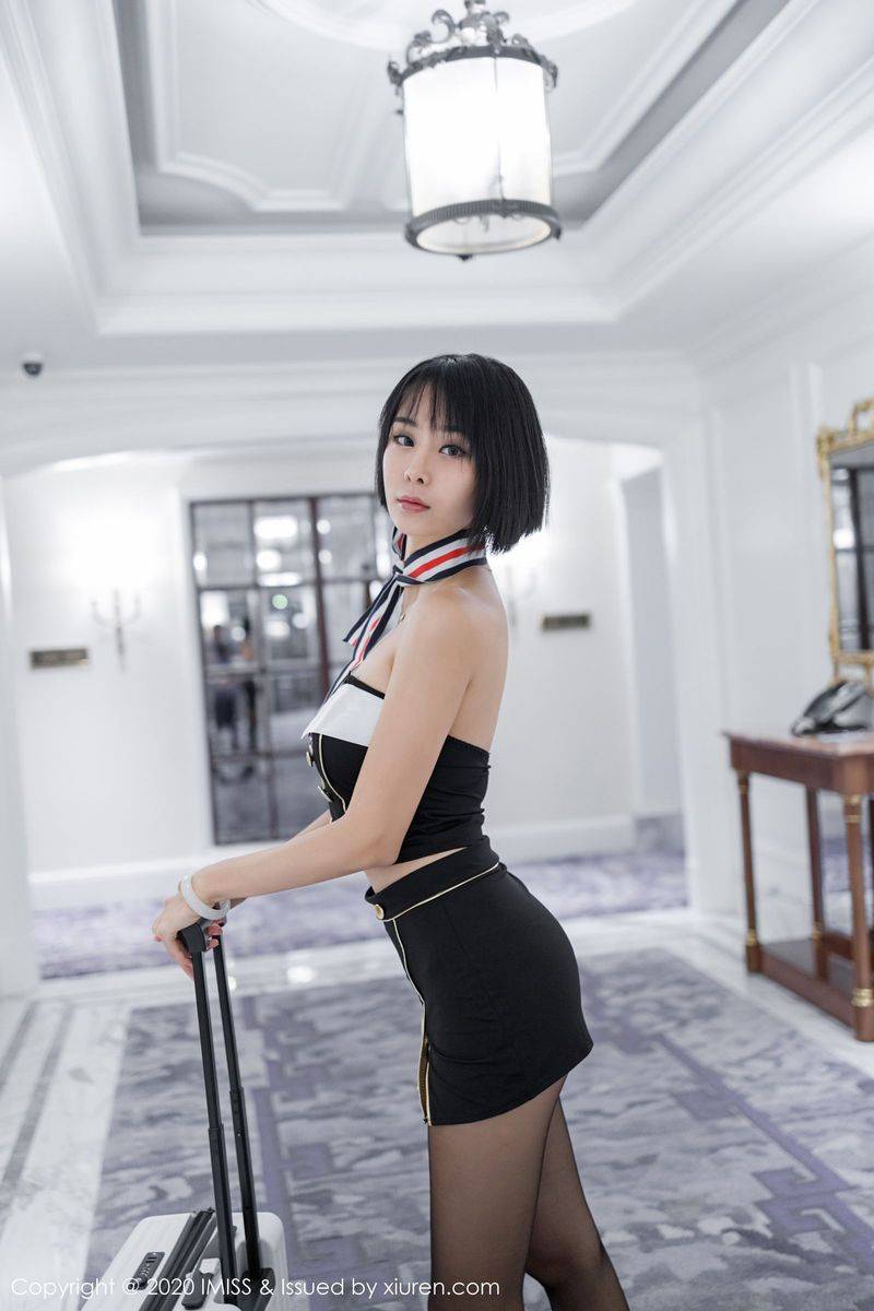 爱蜜社美女模特刘艺蕾空乘制服黑丝美腿白皙性感私房写真-3