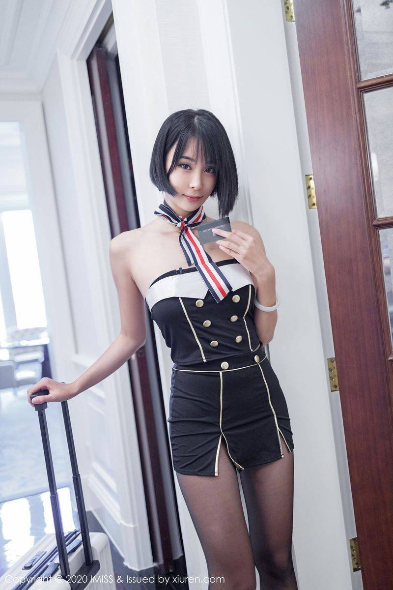 爱蜜社美女模特刘艺蕾空乘制服黑丝美腿白皙性感私房写真-14