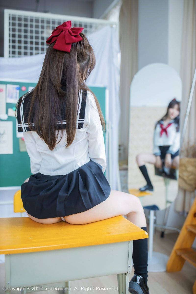 秀人网美女模特糯美子Mini学生服演绎校园时代主题性感写真-7