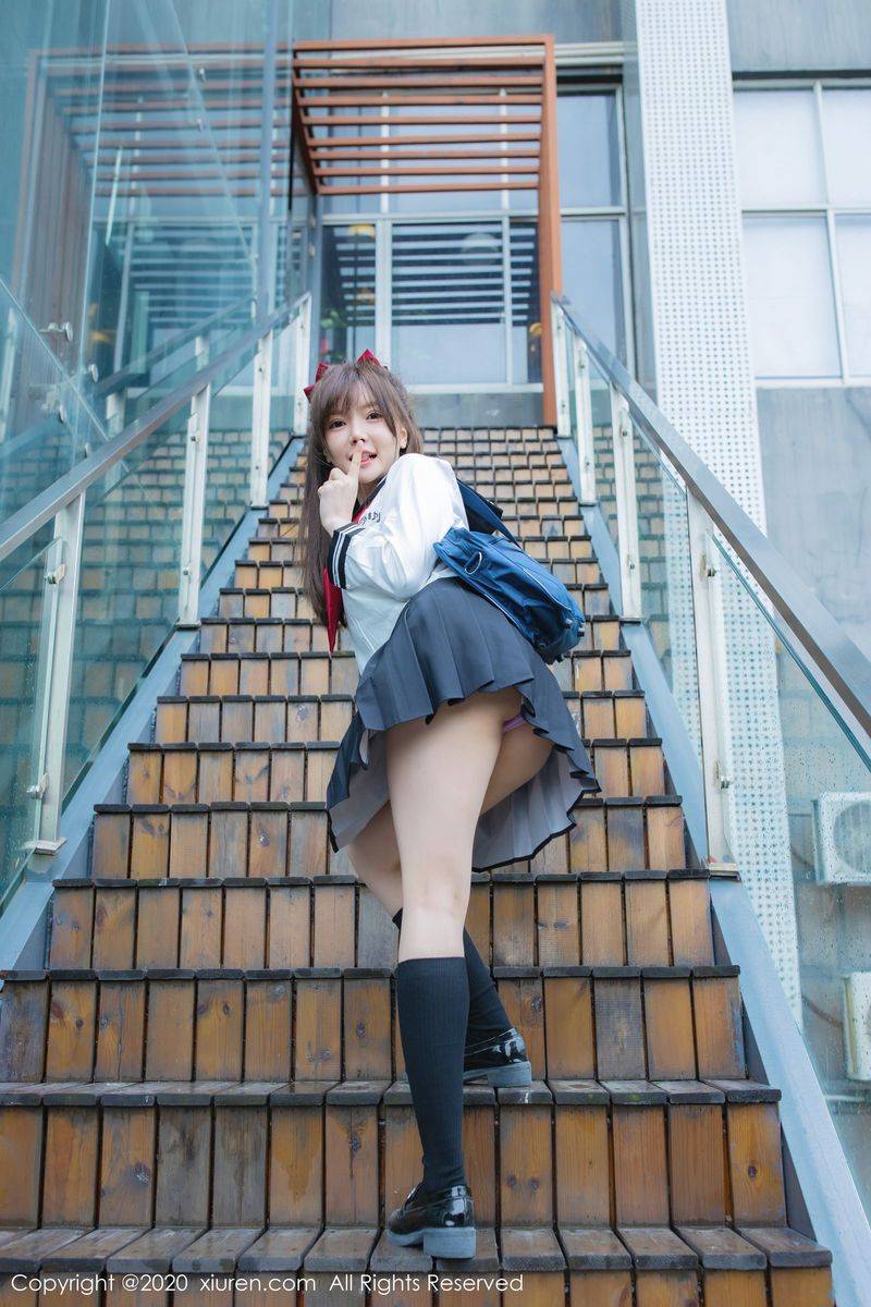 秀人网美女模特糯美子Mini学生服演绎校园时代主题性感写真-44