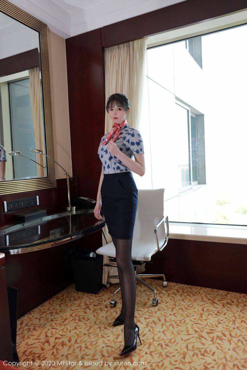 模范学院性感女神yoo优优黑丝美腿内衣诱惑空乘系列写真