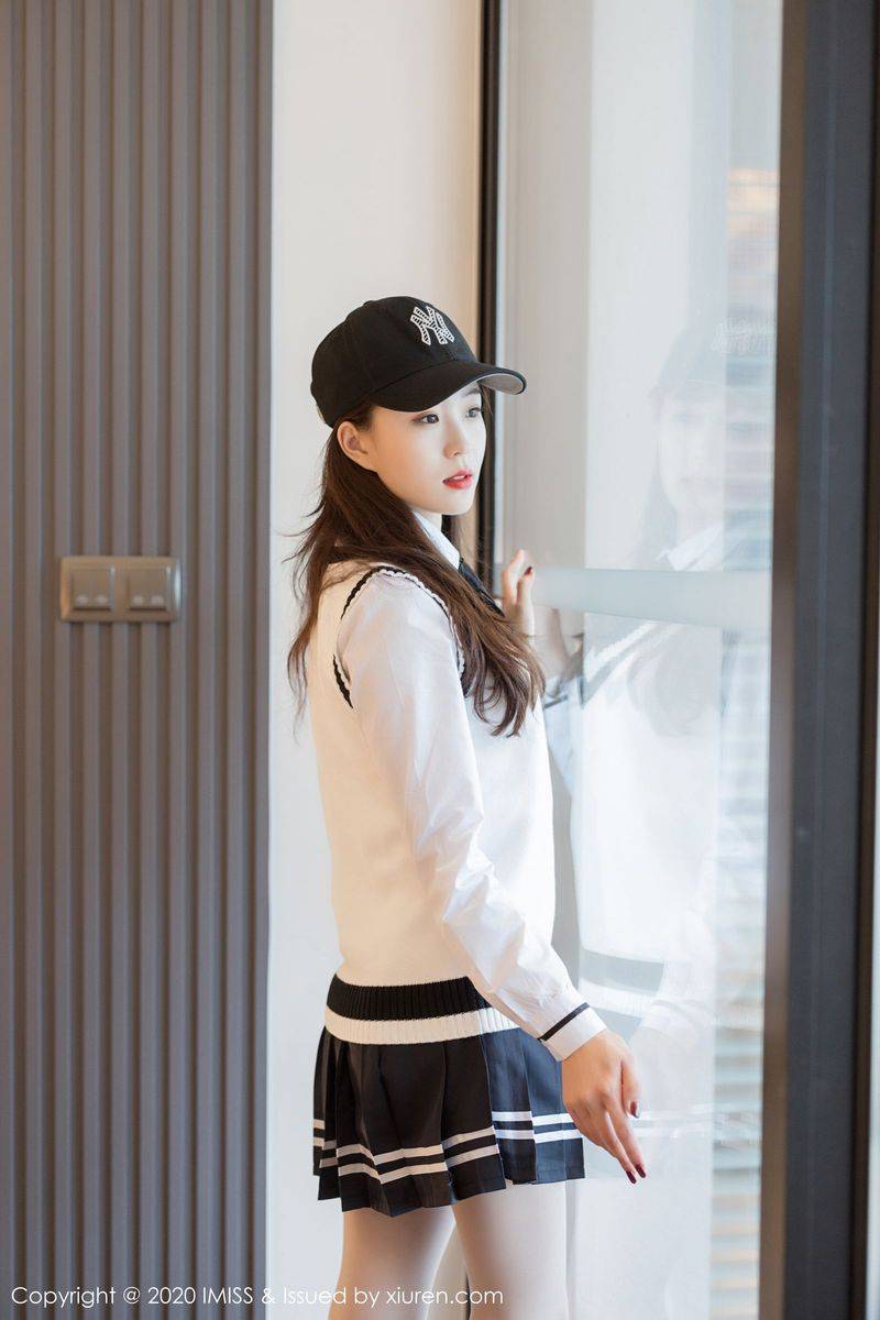 爱蜜社性感美女杨紫嫣Cynthia气质校服酒店剧情私房魅惑写真-16