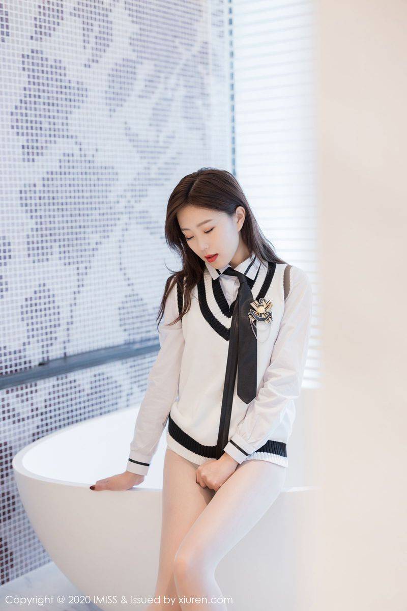 爱蜜社性感美女杨紫嫣Cynthia气质校服酒店剧情私房魅惑写真-28